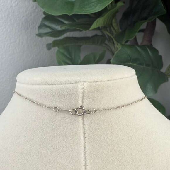 💎✨Authentic Tiffany & Co. Paloma Picasso Kiss Sterling Silver Necklace. - Picture 4 of 4